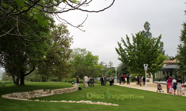 Muret dans le jardin du domaine muret pour votre cérémonie laïque