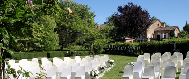 Jardin pour une cérémonie laïque à Touny les roses