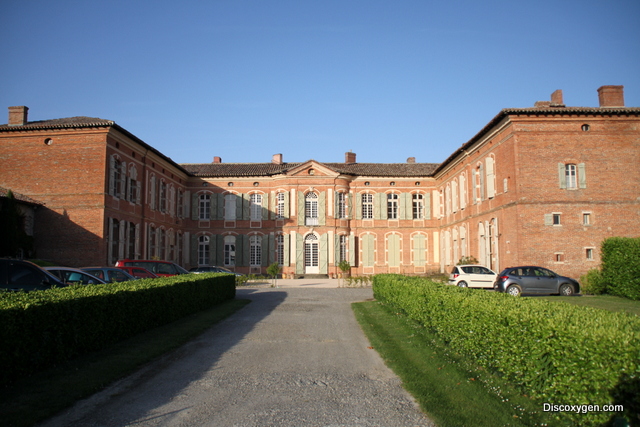 Chateau de Merville entrée parking